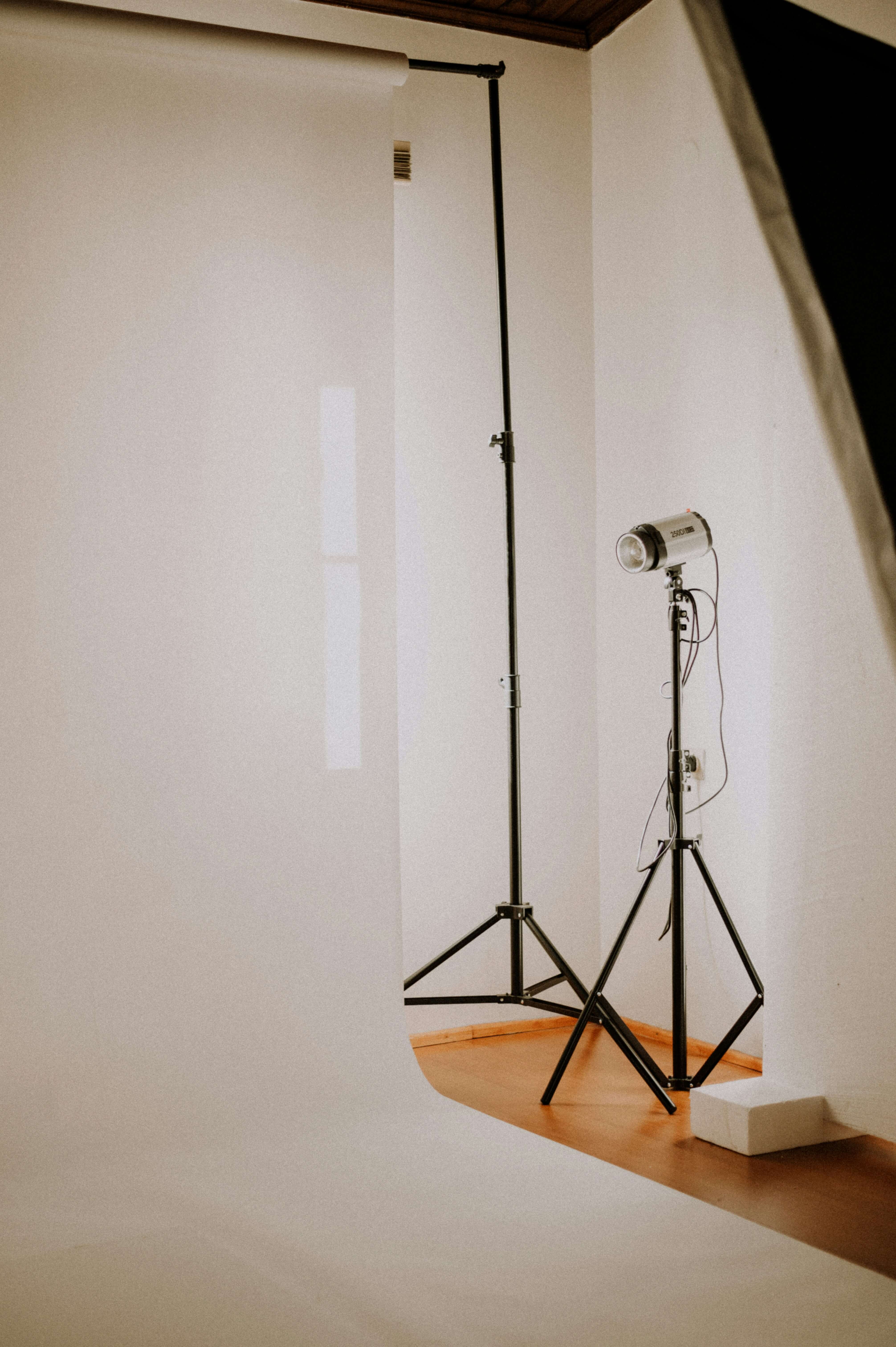 Arc and Staircase Booth